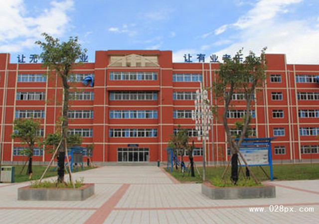 四川现代艺术学校贵不贵
