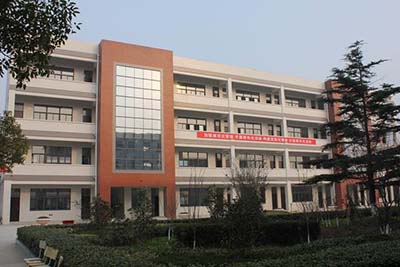 襄阳护士学校招生办联系电话