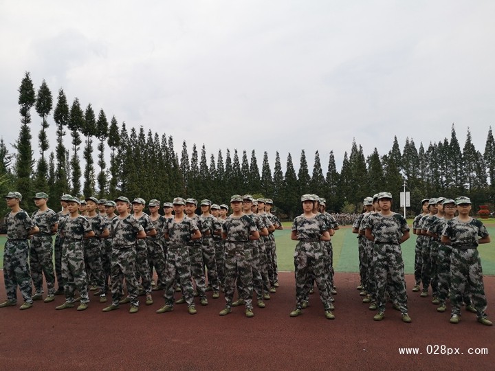 育才高一（3）班军训会操风采 (4).jpg