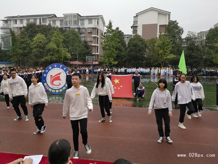 高一2班表演.jpg