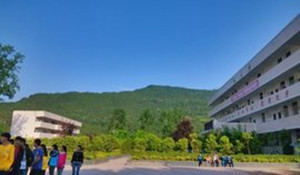平昌县金山中学