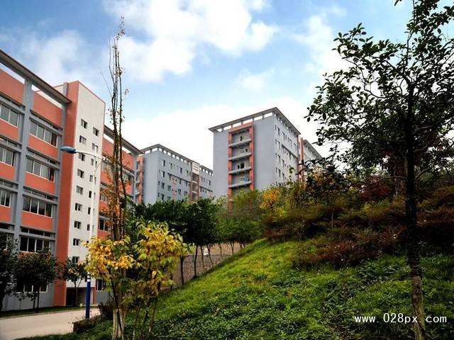 四川省绵竹市职业中专学校地址