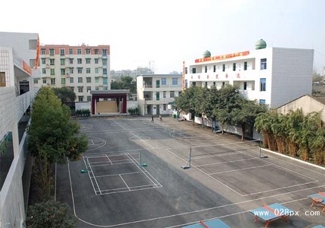 四川省实用中等专业学校的费用是多少
