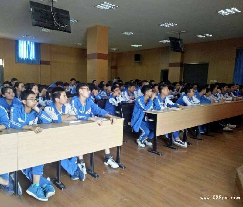 成都市洞子口职业高级中学校费用 成都市洞子口职业高级中学校费用