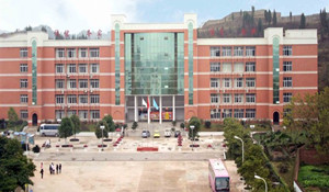 南充外国语中等专业学校
