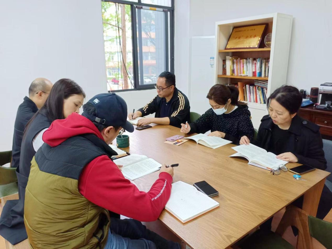 学院分工会委员会集中学习《习近平关于工人阶级和工会工作论述摘编》并安排部署近期相关工作